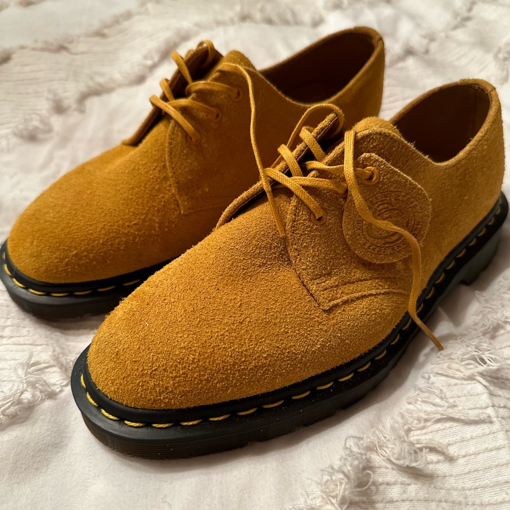 Dr. Martens 1461 Derby shoes Size 6 men’s/8 women’s.